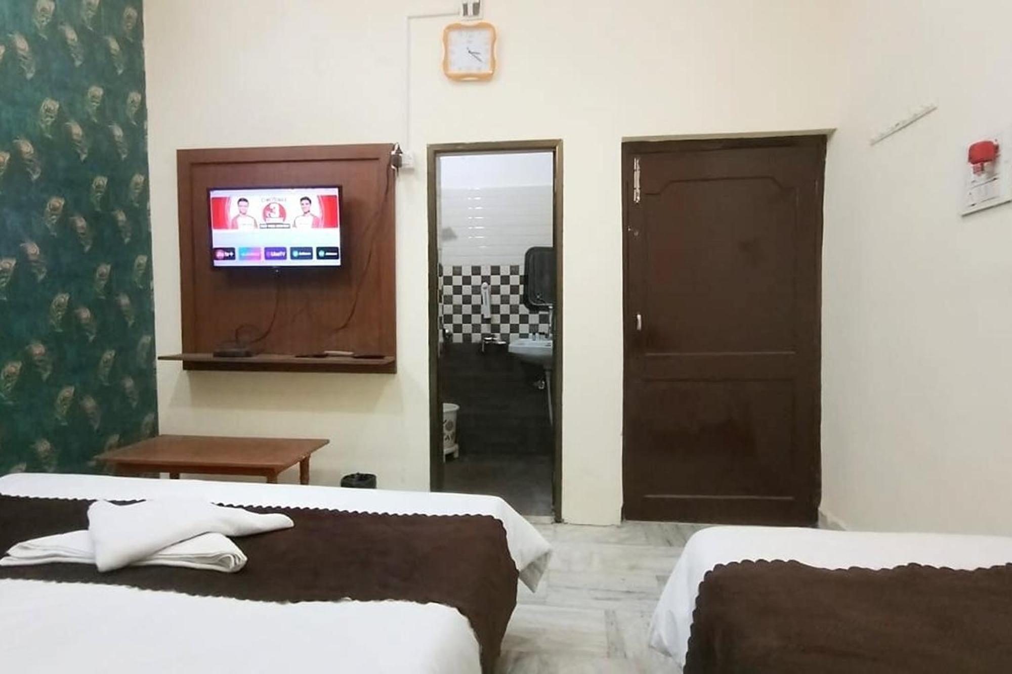 Hotel Indra 2*
